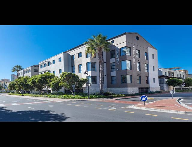 101M² OFFICE TO LET IN CENTURY CITY